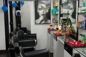 Faces Beauty Salon &amp; Spa (Only for Ladies)