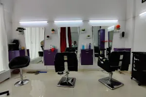 DAFFODIL BEAUTY PARLOUR