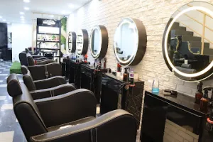 Habibs Hair &amp; Beauty Salon
