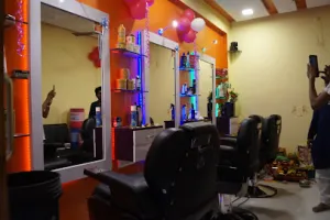 A Marvelous unisex Salon
