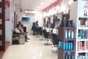Jawed Habib Luxury Salon &amp; Academy