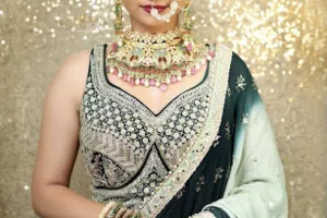 Delnaaz Beauty Salon &amp; Makeup