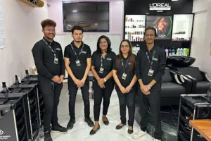 Looks School of Hair &amp; Beauty