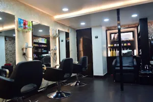 EVOGUE HAIR &amp; BEAUTY
