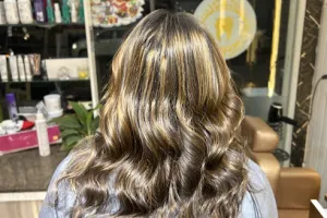 Golden Glow Family Salon And Academy | Thane