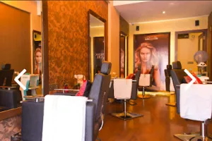 Gala's Salon And Parlour