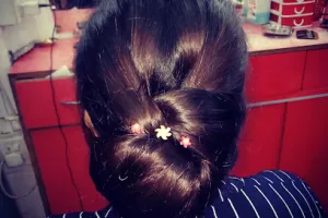 Smart Look Ladies nails and makeover parlor