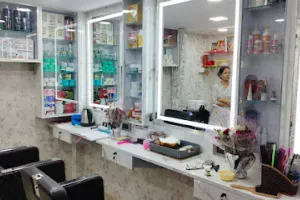 AARYA's BEAUTY ACADEMY