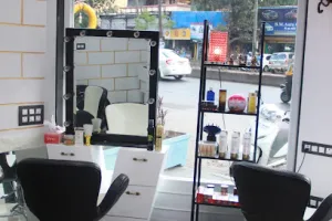Vikas Marwah's salon &amp; academy