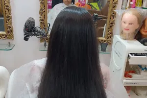 isshaas beauty school academy
