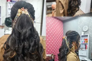 BEAUTY MARK SALOON &amp; ACADEMY