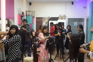 U Takke's Institution of Hair &amp; Skin