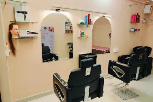 Savri's makeover and academy