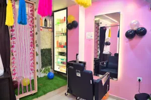 Minerva Hair BeautyUnisexSalon