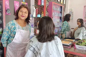 Tulsi beauty parlour deopur