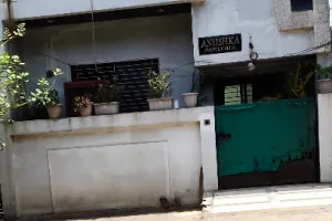 Anushka Beauty Parlour