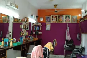 Shri Hair Parlour