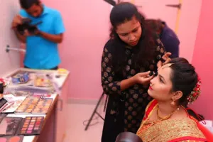 Gloin Professional Ladies Beauty Parlour