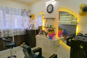 Dimple Beauty Parlour