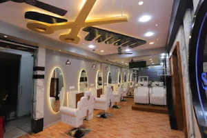 Stefyz salon, Academy &amp; Aesthetics