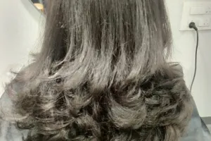 4White Unisex Salon