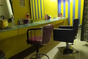 C.S Gent's and ladies Parlour