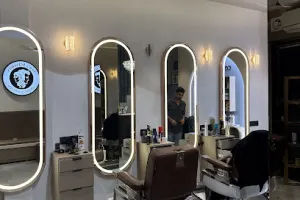Sun’s Scissiors Unisex Salon