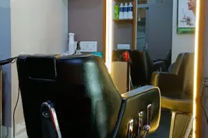 Step in unisex saloon || Best Unisex Salon In Katargam, Hair keratin, Hair Smoothening, Skin care, Hair Treatment, Best Salon