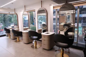 Bonanza Ladies Salon Katargam Surat