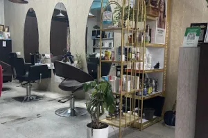 Snehal's Beyoutie - Beauty Salon HAIR EXTENTION SPECIALIST &amp; MAKEUP ARTIST