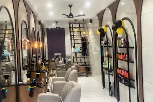 Divine luxe men’s salon