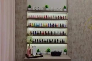 Under The Lamp Nail Studio
