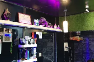 Om Hair &amp; Beauty Salon