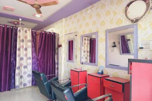 Taruni beauty parlour