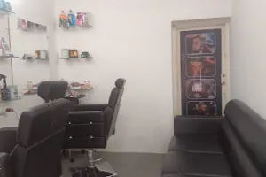DM BARBER SHOP