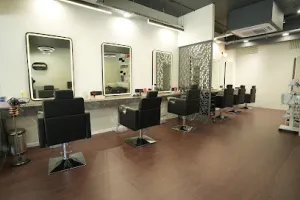 The Glam Studio Unisex Salon