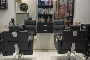 MN FAMILY SALON &amp; MAKEUP STUDIO