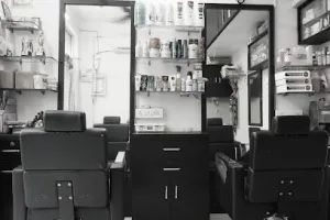 Dhanashree Beauty Parlour
