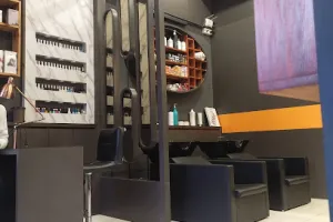 Ewaana the family salon