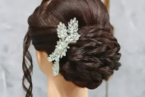 INFINITY MAKEOVER SALON [ ONLY LADIES ]