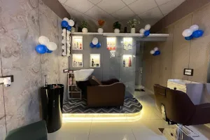 Nilesh ladies salon