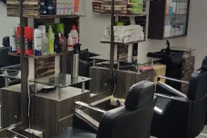 Manish The Family Salon