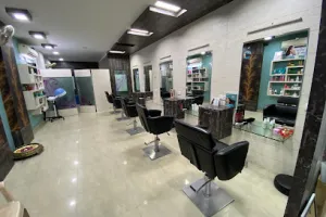 Delux Salon (ladies)