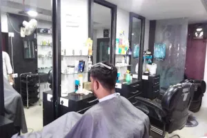 manali the saloon