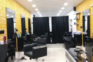 Latest Look Family Salon