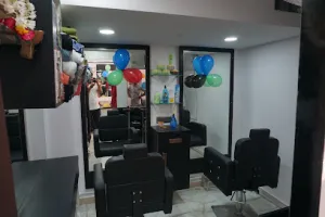 SS unisex salon