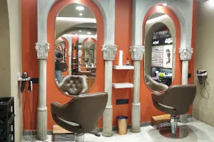 Hair Saint | Best Beauty Parlour in Bharuch | Best Make up artist in Bharuch | Best Salon In Bharuch