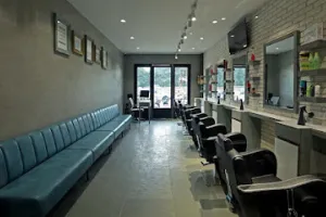 Posh unisex salon Shop -1 Rang platinum complex, opposite. Croma Store, Dahej Bypass road, Bharuch 392015