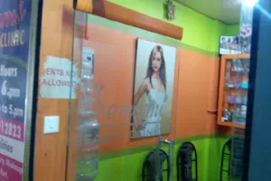 Royal Emami beauty clinic
