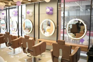 Naturals Salon &amp; Spa Vellayambalam